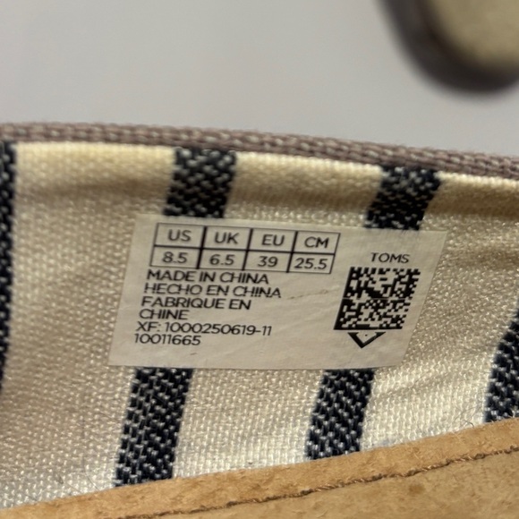 Women’s 8.5 Toms - Picture 4 of 4